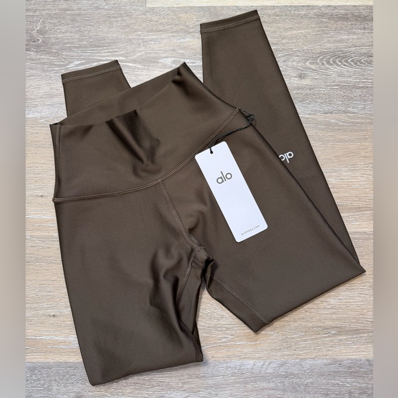 ALO Yoga Pants - Alo Yoga 7/8 High Waist Airlift Legging - Espresso